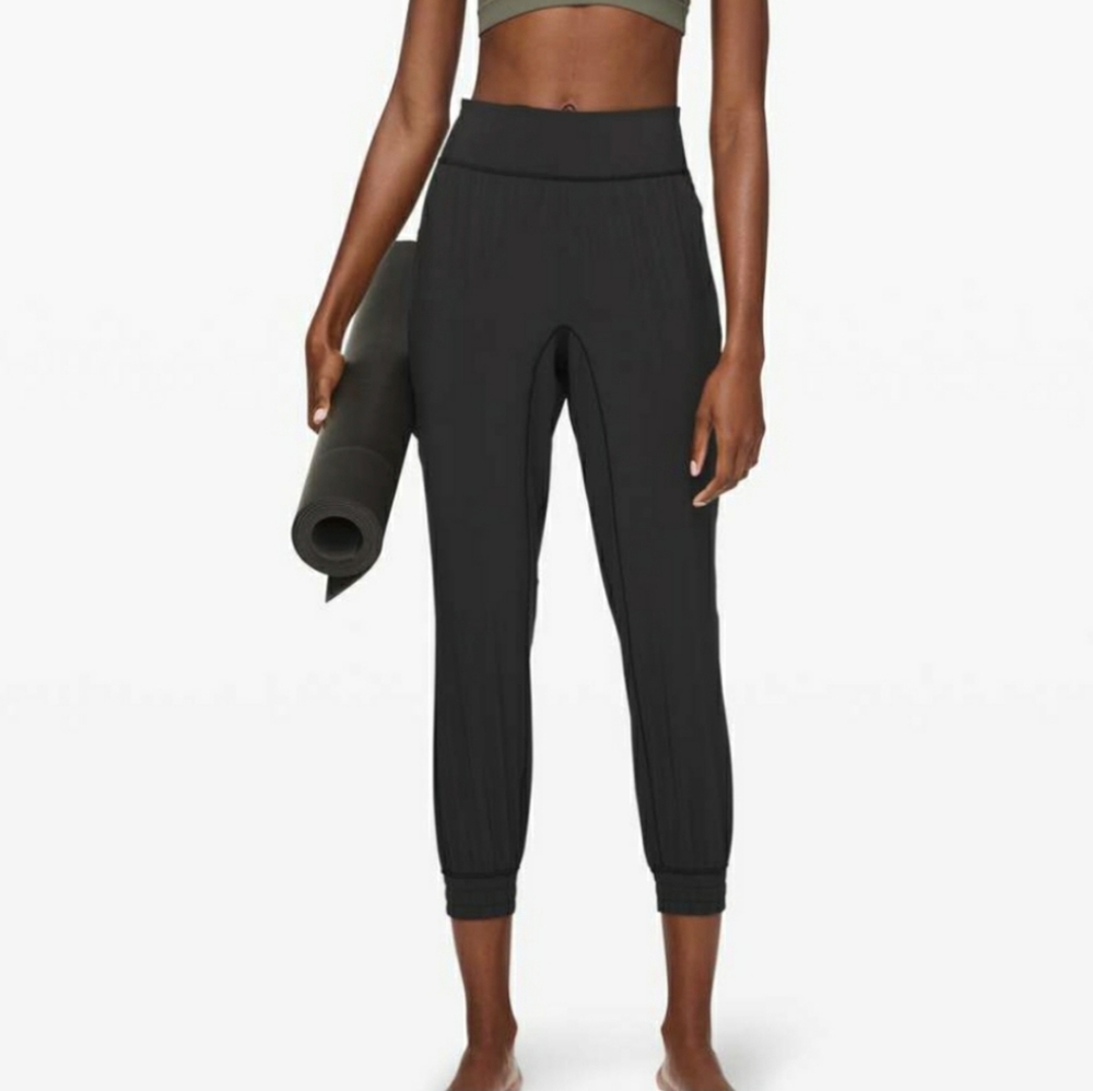 Lululemon Sun Setter 28" Jogger Black size 4